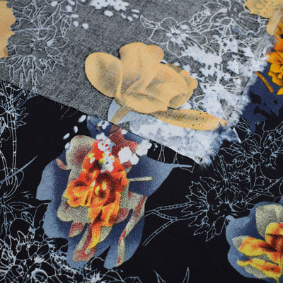 Μαλακό σαφές Viscose ύφασμα Floral τυπωμένο 100% τεχνητής μέταξας για το γάμο φορεμάτων